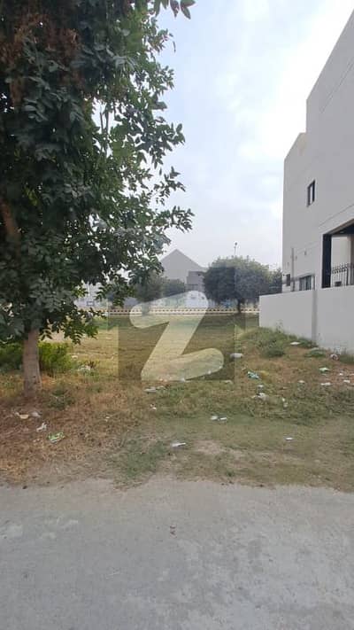 ڈی ایچ اے 9 ٹاؤن ۔ بلاک سی ڈی ایچ اے 9 ٹاؤن,ڈیفنس (ڈی ایچ اے),لاہور میں 5 مرلہ رہائشی پلاٹ 1.22 کروڑ میں برائے فروخت۔