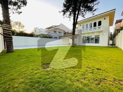 ایف ۔ 8 اسلام آباد میں 6 کمروں کا 2 کنال مکان 12.0 لاکھ میں کرایہ پر دستیاب ہے۔