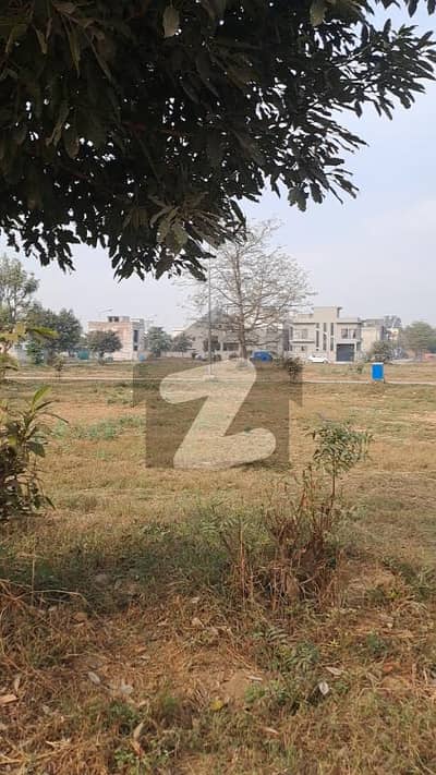 ڈی ایچ اے 9 ٹاؤن ۔ بلاک ڈی ڈی ایچ اے 9 ٹاؤن,ڈیفنس (ڈی ایچ اے),لاہور میں 5 مرلہ رہائشی پلاٹ 1.04 کروڑ میں برائے فروخت۔