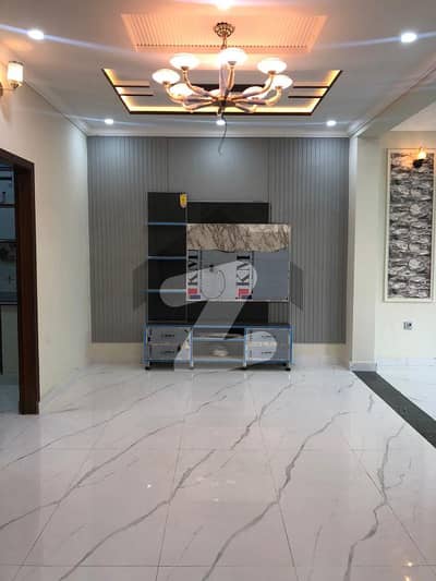 5 Marla Brand New Modern Design Lavish House For Sale In Park View City Lahore | For Discounted Price And Original Pictures Download The App "Signature Lands".