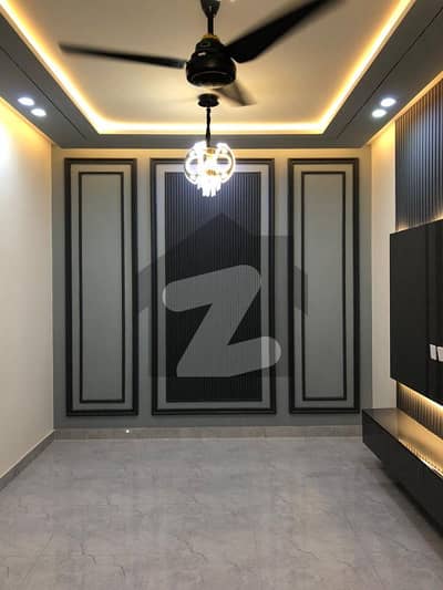 پارک ویو سٹی لاہور میں 4 کمروں کا 5 مرلہ مکان 2.5 کروڑ میں برائے فروخت۔