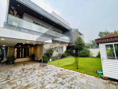 ایف ۔ 7 اسلام آباد میں 7 کمروں کا 1 کنال مکان 14.0 لاکھ میں کرایہ پر دستیاب ہے۔