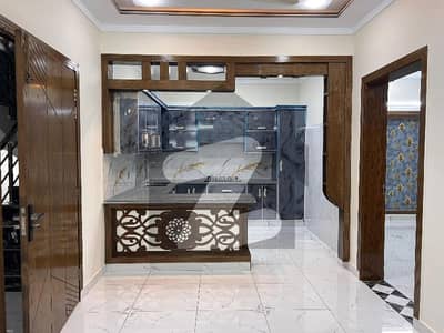 8 Marla Brand New House for Sale