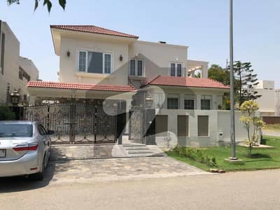 ڈی ایچ اے فیز 6 - بلاک سی فیز 6,ڈیفنس (ڈی ایچ اے),لاہور میں 6 کمروں کا 1 کنال مکان 12.0 کروڑ میں برائے فروخت۔