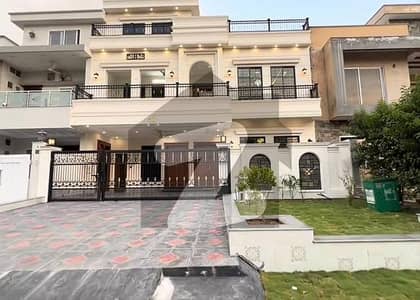 جی ۔ 13 اسلام آباد میں 6 کمروں کا 10 مرلہ مکان 9.3 کروڑ میں برائے فروخت۔