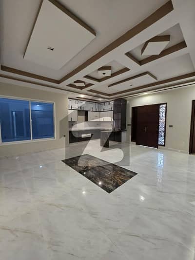 SILENT COMMERCIAL AVAILABLE FOR RENT GULSHAN-E-IQBAL BLOCK 7