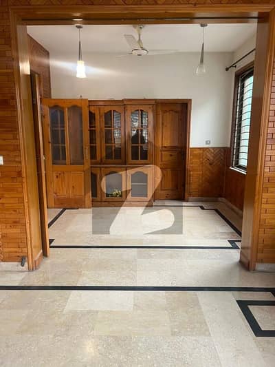 مارگلہ ٹاؤن اسلام آباد میں 3 کمروں کا 7 مرلہ مکان 92.0 ہزار میں کرایہ پر دستیاب ہے۔