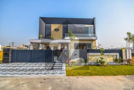 ڈی ایچ اے فیز 7 - بلاک وائے فیز 7,ڈیفنس (ڈی ایچ اے),لاہور میں 5 کمروں کا 1 کنال مکان 7.5 کروڑ میں برائے فروخت۔