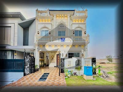 پارک ویو سٹی لاہور میں 4 کمروں کا 5 مرلہ مکان 1.5 کروڑ میں برائے فروخت۔