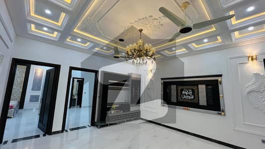 ایل ڈی اے ایوینیو ۔ بلاک ایم ایل ڈی اے ایوینیو,لاہور میں 2 کمروں کا 10 مرلہ زیریں پورشن 70.0 ہزار میں کرایہ پر دستیاب ہے۔