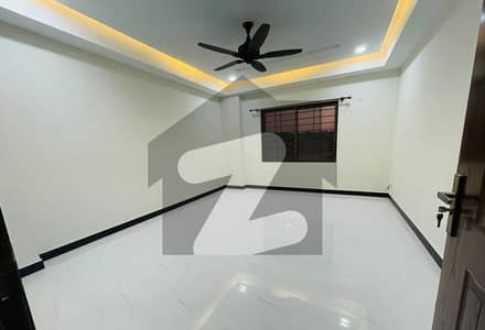 عسکری ہائیٹس 4 ڈی ایچ اے فیز 5 - سیکٹر ایچ,ڈی ایچ اے ڈیفینس فیز 5,ڈی ایچ اے ڈیفینس,اسلام آباد میں 3 کمروں کا 10 مرلہ فلیٹ 3.25 کروڑ میں برائے فروخت۔