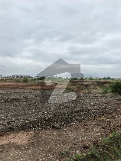 10 Marla plot Available for sale in zone 3 regi model town sector A2