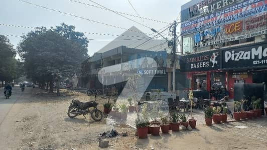 MAIN FOOD STREET 150FIT ROAD ADJACENT KABABJEES BAKER N PIZZa max sector z Bigg size shops