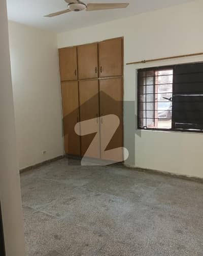 G-11/4 FGEHA D-Type 3rd Floor Flat For Rent Only Family