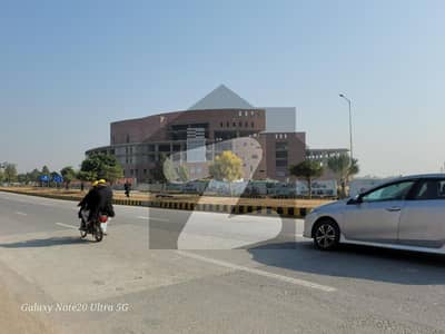 ڈی ایچ اے ڈیفینس فیز 5 ڈی ایچ اے ڈیفینس,اسلام آباد میں 4 مرلہ کمرشل پلاٹ 4.5 کروڑ میں برائے فروخت۔