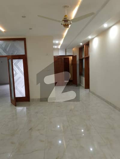 آئی ای پی انجینئرز ٹاؤن لاہور میں 6 کمروں کا 1 کنال مکان 1.9 لاکھ میں کرایہ پر دستیاب ہے۔