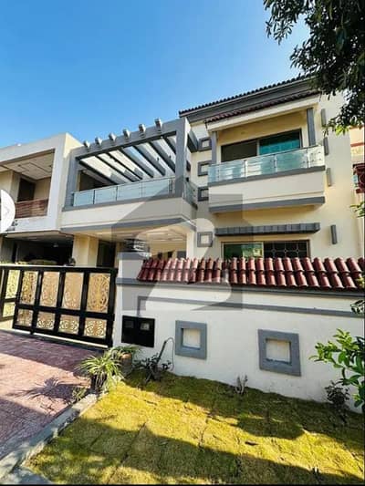 10 Marla Upper Portion available For Rent In Bahria Town Phase 4