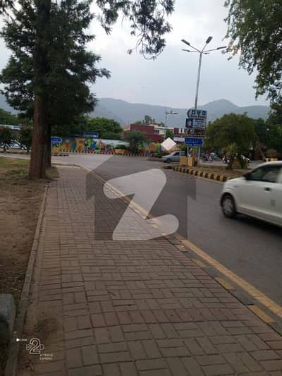 ایچ ۔ 13 اسلام آباد میں 11 مرلہ کمرشل پلاٹ 3.8 کروڑ میں برائے فروخت۔