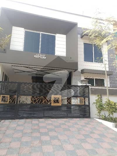 جی ۔ 15 اسلام آباد میں 5 کمروں کا 7 مرلہ مکان 3.52 کروڑ میں برائے فروخت۔