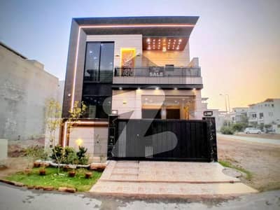 پارک ویو سٹی - ٹولپ اوورسیز پارک ویو سٹی,لاہور میں 4 کمروں کا 5 مرلہ مکان 2.3 کروڑ میں برائے فروخت۔