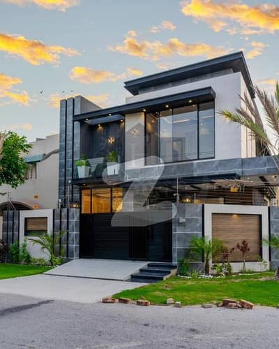 ڈی ایچ اے 9 ٹاؤن ڈیفنس (ڈی ایچ اے),لاہور میں 3 کمروں کا 5 مرلہ مکان 2.85 کروڑ میں برائے فروخت۔