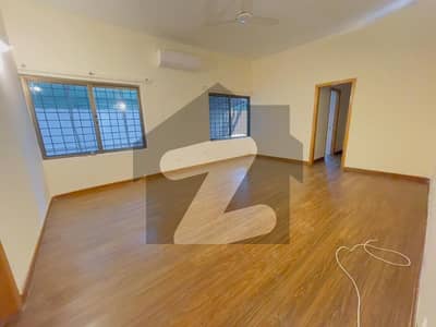 ایف ۔ 7 اسلام آباد میں 6 کمروں کا 2 کنال مکان 10.0 لاکھ میں کرایہ پر دستیاب ہے۔