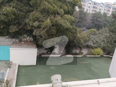 Bungalow 1000 Yards Available for Commercial Use in Block 2 Clifton