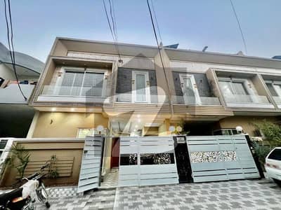 جوہر ٹاؤن فیز 2 جوہر ٹاؤن,لاہور میں 5 کمروں کا 5 مرلہ مکان 1.5 لاکھ میں کرایہ پر دستیاب ہے۔