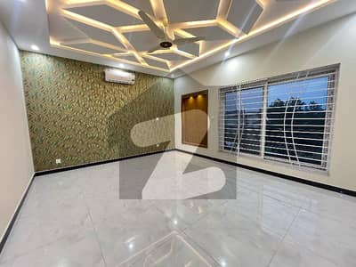 بحریہ انکلیو - سیکٹر سی 1 بحریہ انکلیو,بحریہ ٹاؤن,اسلام آباد میں 5 کمروں کا 10 مرلہ مکان 4.75 کروڑ میں برائے فروخت۔