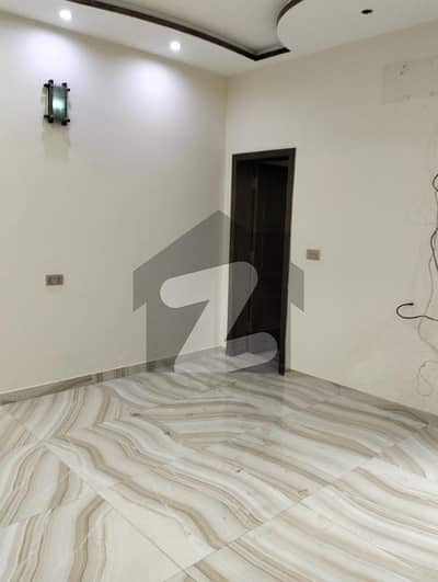 علامہ اقبال ٹاؤن لاہور میں 2 کمروں کا 10 مرلہ زیریں پورشن 85.0 ہزار میں کرایہ پر دستیاب ہے۔