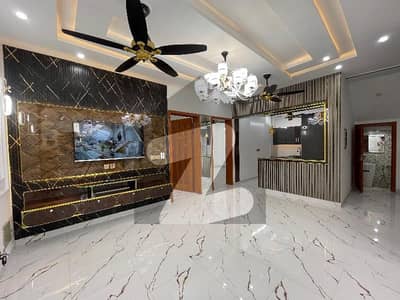 بحریہ انکلیو بحریہ ٹاؤن,اسلام آباد میں 5 کمروں کا 8 مرلہ مکان 3.75 کروڑ میں برائے فروخت۔