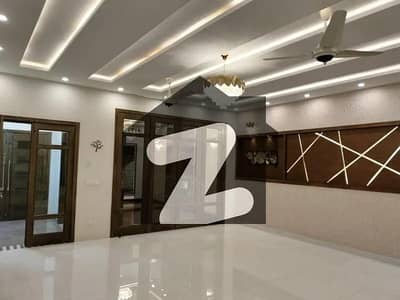 بحریہ ٹاؤن سیکٹر ای بحریہ ٹاؤن,لاہور میں 1 کمرے کا 5 مرلہ زیریں پورشن 45.0 ہزار میں کرایہ پر دستیاب ہے۔