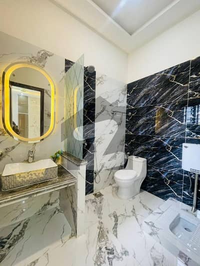 ایل ڈی اے ایوینیو لاہور میں 6 کمروں کا 10 مرلہ مکان 1.5 لاکھ میں کرایہ پر دستیاب ہے۔ ایل ڈی اے ایوینیو لاہور میں 6 کمروں کا 10 مرلہ مکان 1.5 لاکھ میں کرایہ پر دستیاب ہے۔