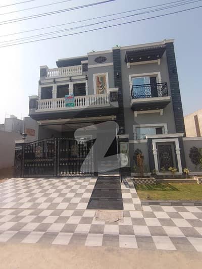 ایل ڈی اے ایوینیو لاہور میں 6 کمروں کا 10 مرلہ مکان 1.5 لاکھ میں کرایہ پر دستیاب ہے۔