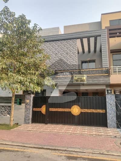 بحریہ آرچرڈ فیز 2 بحریہ آرچرڈ,لاہور میں 3 کمروں کا 5 مرلہ مکان 1.65 کروڑ میں برائے فروخت۔