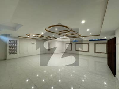 بحریہ ٹاؤن سیکٹر ای بحریہ ٹاؤن,لاہور میں 6 مرلہ دکان 1.05 کروڑ میں برائے فروخت۔