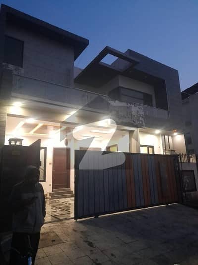 ایم پی سی ایچ ایس - بلاک بی ایم پی سی ایچ ایس ۔ ملٹی گارڈنز,بی ۔ 17,اسلام آباد میں 4 کمروں کا 10 مرلہ مکان 1.3 لاکھ میں کرایہ پر دستیاب ہے۔