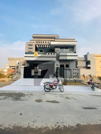 ایل ڈی اے ایوینیو ۔ بلاک ایم ایل ڈی اے ایوینیو,لاہور میں 7 کمروں کا 10 مرلہ مکان 3.9 کروڑ میں برائے فروخت۔