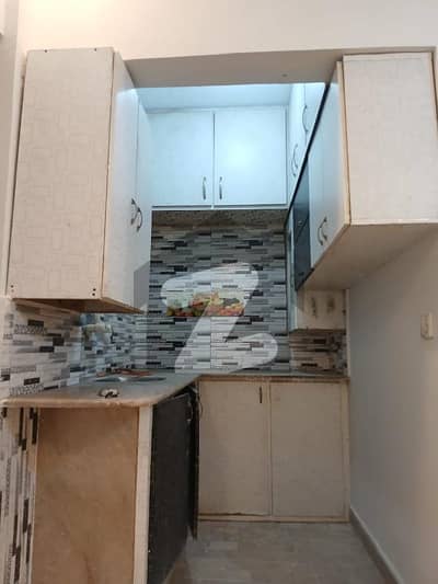 گلستانِِ جوہر ۔ بلاک 18 گلستانِ جوہر,کراچی میں 2 کمروں کا 3 مرلہ فلیٹ 45.0 لاکھ میں برائے فروخت۔