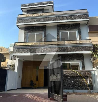 G13/1 brand new luxury House For Sale Size 25*40 sun facing tiles flooring