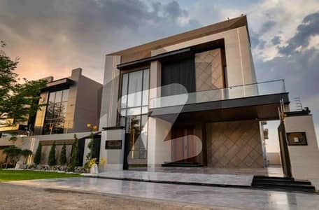 ڈی ایچ اے فیز 7 ڈیفنس (ڈی ایچ اے),لاہور میں 5 کمروں کا 1 کنال مکان 6.45 کروڑ میں برائے فروخت۔