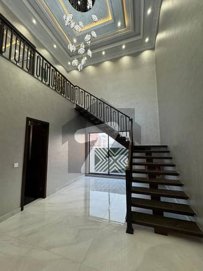 پاک عرب ہاؤسنگ سوسائٹی لاہور میں 4 کمروں کا 10 مرلہ مکان 1.25 لاکھ میں کرایہ پر دستیاب ہے۔