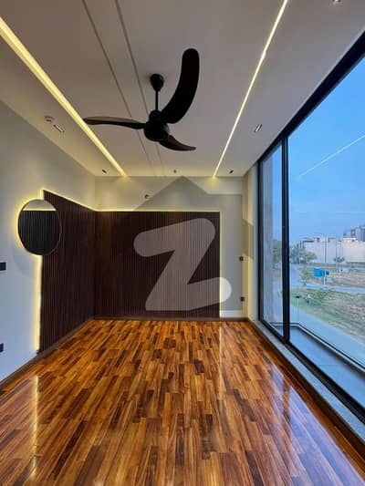 5 Marla Brand New Modern Design Lavish House For Sale In Park View City Lahore | For Discounted Price And Original Pictures Download The App "Signature Lands".