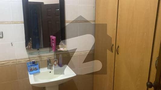 220 sqr yard ground portion available for Rent