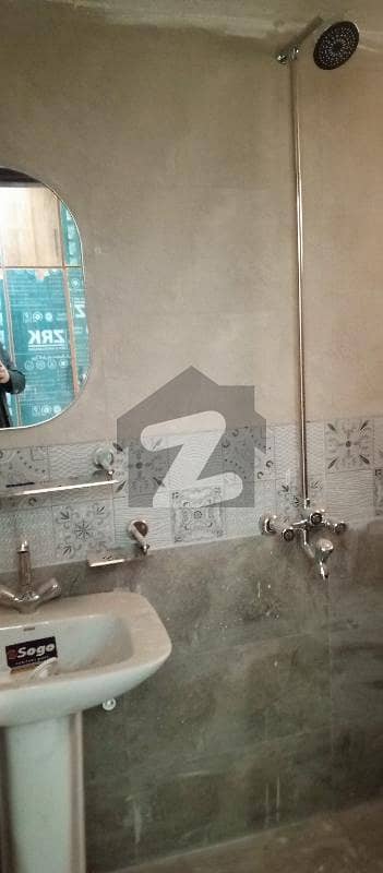 نواب ٹاؤن - بلاک سی نواب ٹاؤن,لاہور میں 2 کمروں کا 5 مرلہ بالائی پورشن 35.0 ہزار میں کرایہ پر دستیاب ہے۔