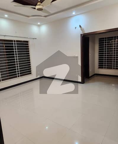 بحریہ انکلیو بحریہ ٹاؤن,اسلام آباد میں 2 کمروں کا 12 مرلہ زیریں پورشن 96.0 ہزار میں کرایہ پر دستیاب ہے۔