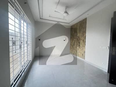 10MARLA BRNAD NEW UPPER PORTION IN DHA PHASE 4