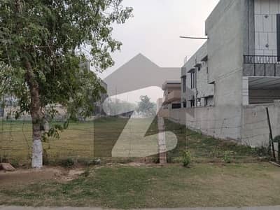 پنجاب یونیورسٹی فیز 1 - بلاک بی پنجاب یونیورسٹی سوسائٹی فیز 1,پنجاب یونیورسٹی ایمپلائیز سوسائٹی,لاہور میں 1 کنال رہائشی پلاٹ 2.75 کروڑ میں برائے فروخت۔