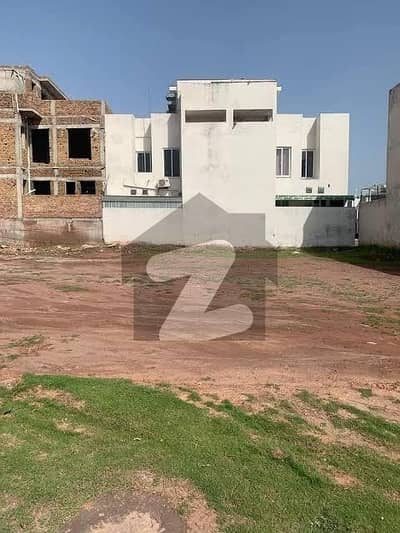 BEAUTIFUL LOCATION PLOT AVAILABLE FOR SALE