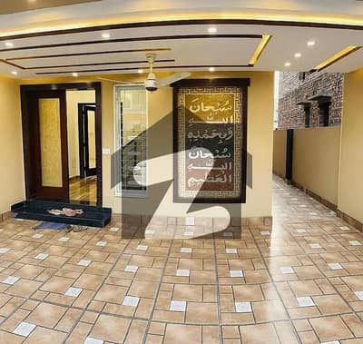 بحریہ ٹاؤن سیکٹر ای بحریہ ٹاؤن,لاہور میں 2 کمروں کا 10 مرلہ زیریں پورشن 75.0 ہزار میں کرایہ پر دستیاب ہے۔